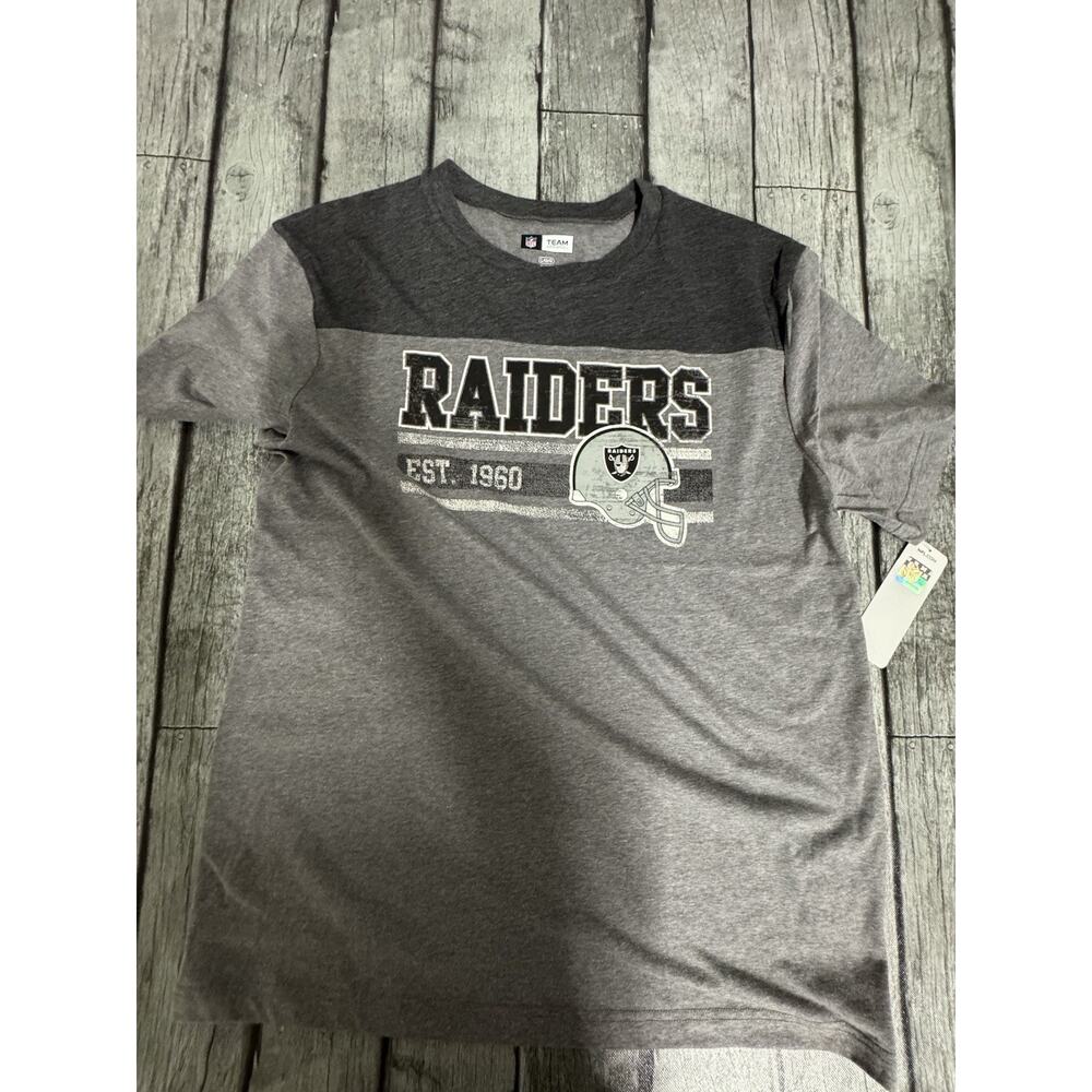 NWT Men’s Team Apparel Vegas Raiders Tshirt Grey Large Short Sleeve